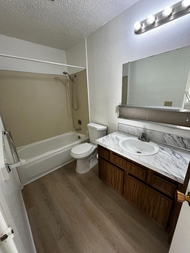 11040 Sw Greenburg Rd - Photo 5 of 7