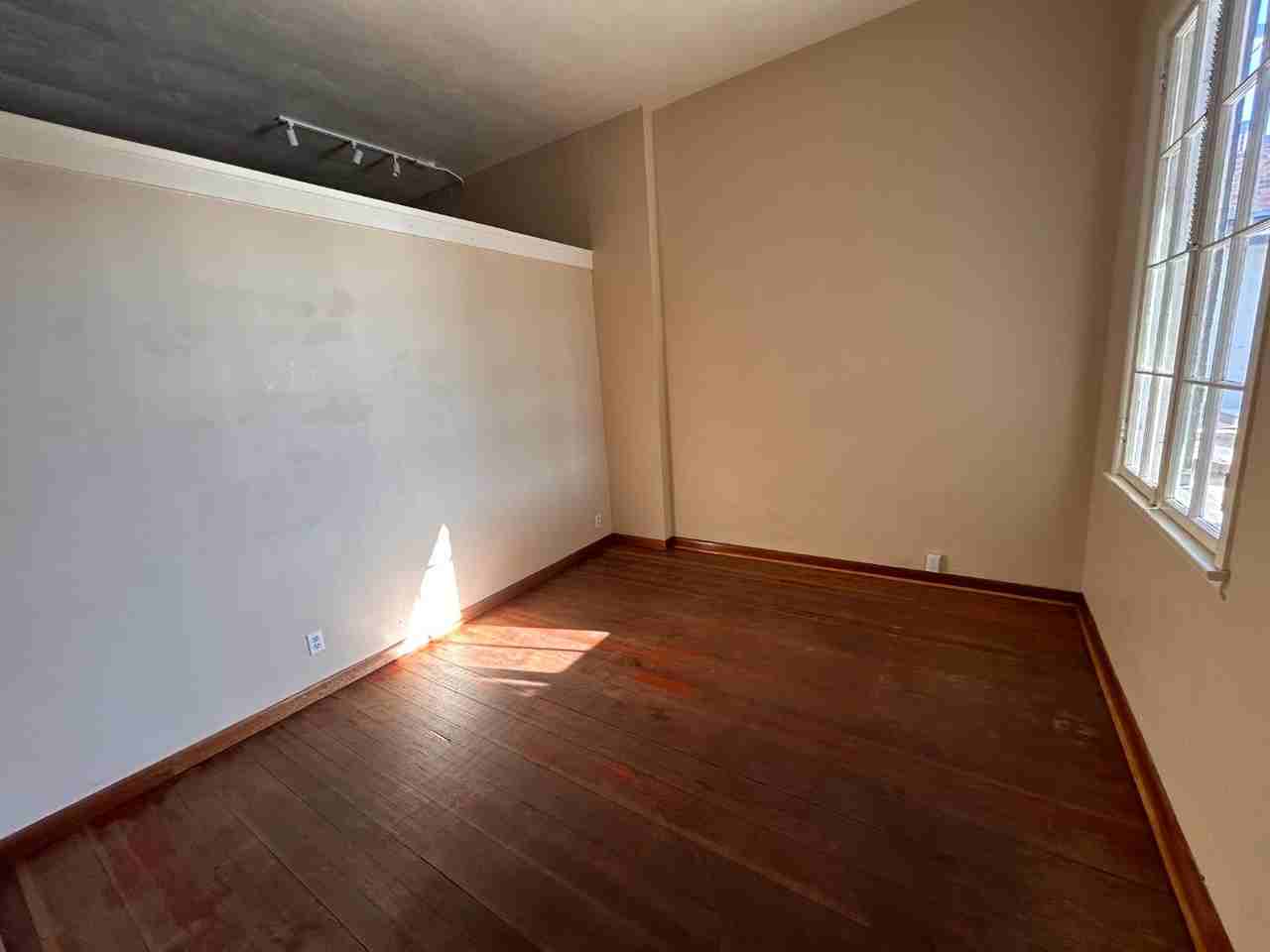 216 E Main St - Photo 6 of 7