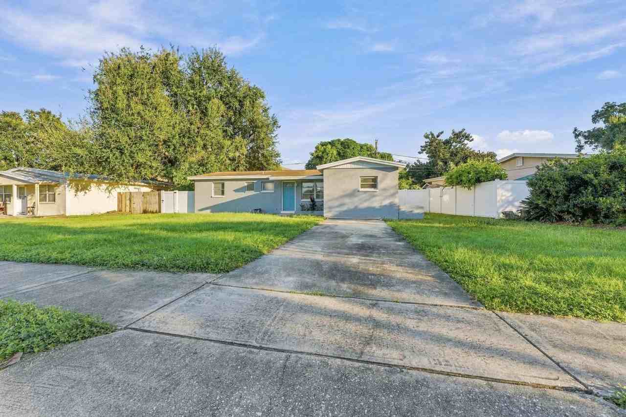 5449 63rd Way N - Photo 2 of 11