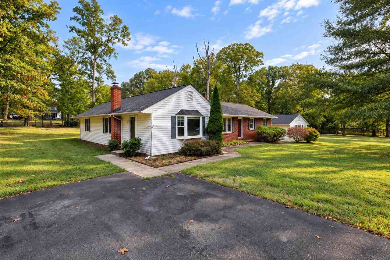 6860 Vernick Ln - Photo 3 of 20
