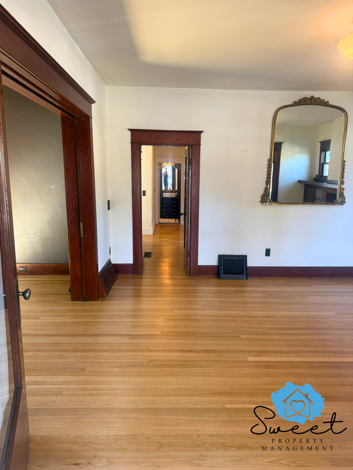 1131 N Main St #1 - Photo 4 of 28