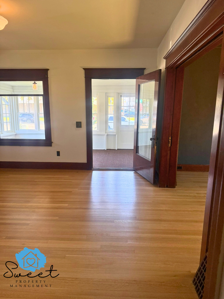 1131 N Main St #1 - Photo 5 of 28