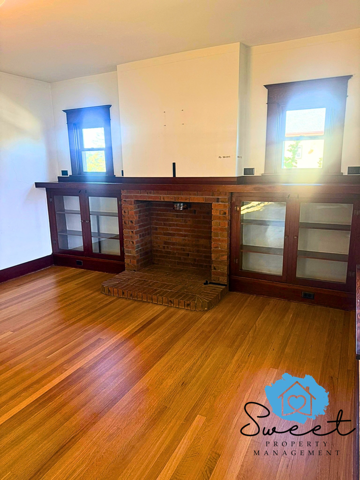 1131 N Main St #1 - Photo 6 of 28