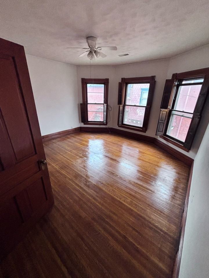 556 W 8th St #2 - Photo 6 of 16