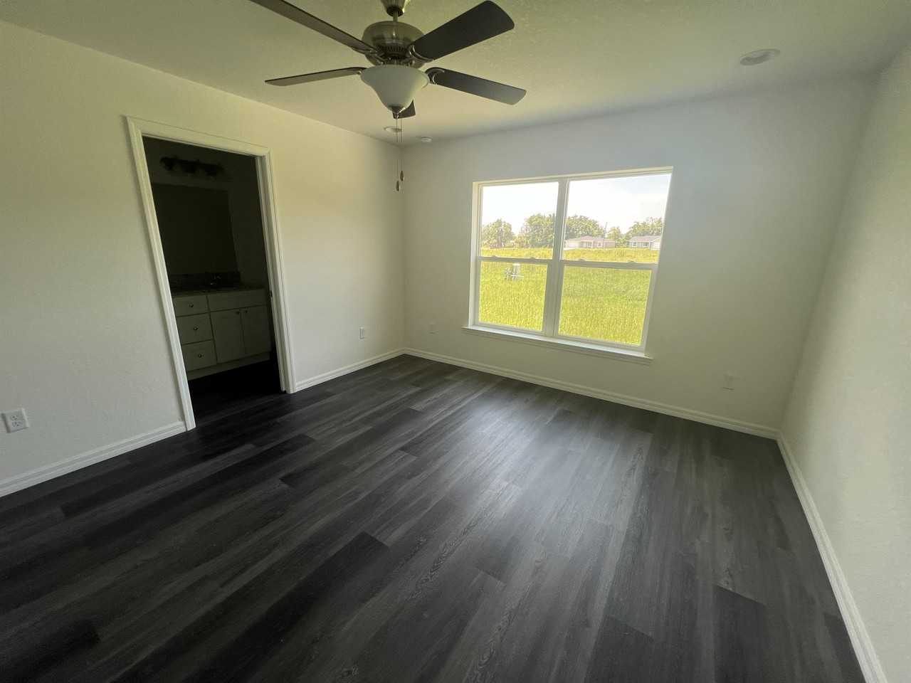 48 Maple Dr #1 - Photo 7 of 24