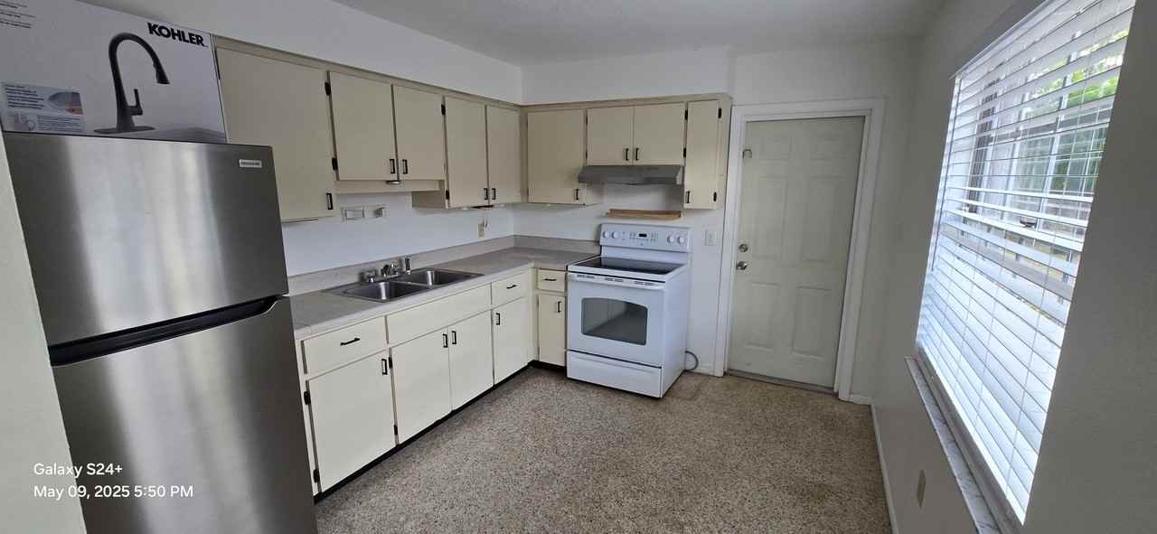 5012 22nd St W #A - Photo 5 of 19