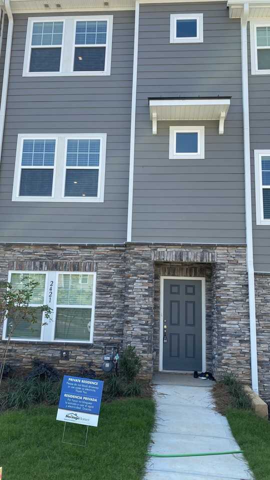 2421 Arbor Loop Dr #1
