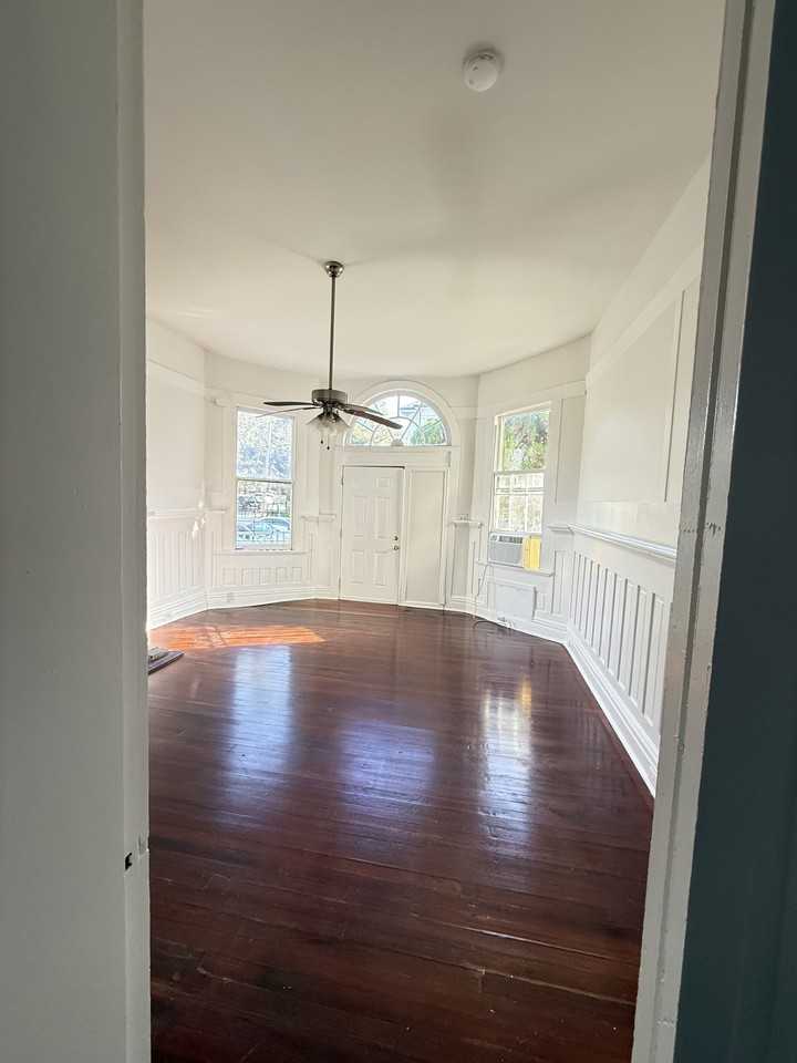 4403 Danneel St #4403 - Photo 2 of 6