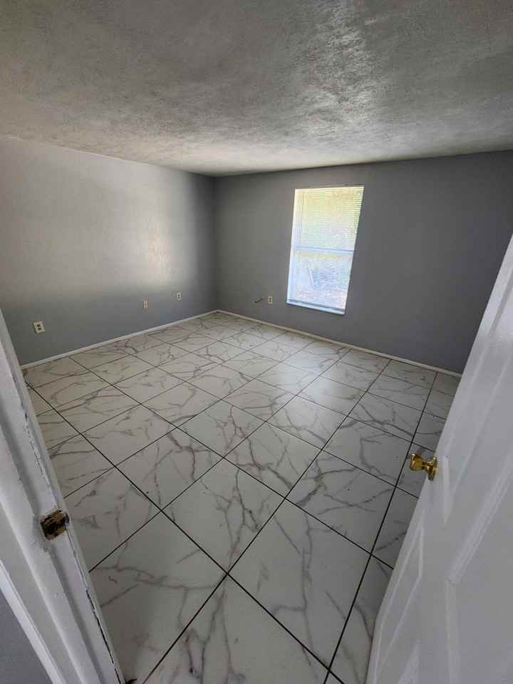 609 58th Avenue Dr E #609 - Photo 5 of 16