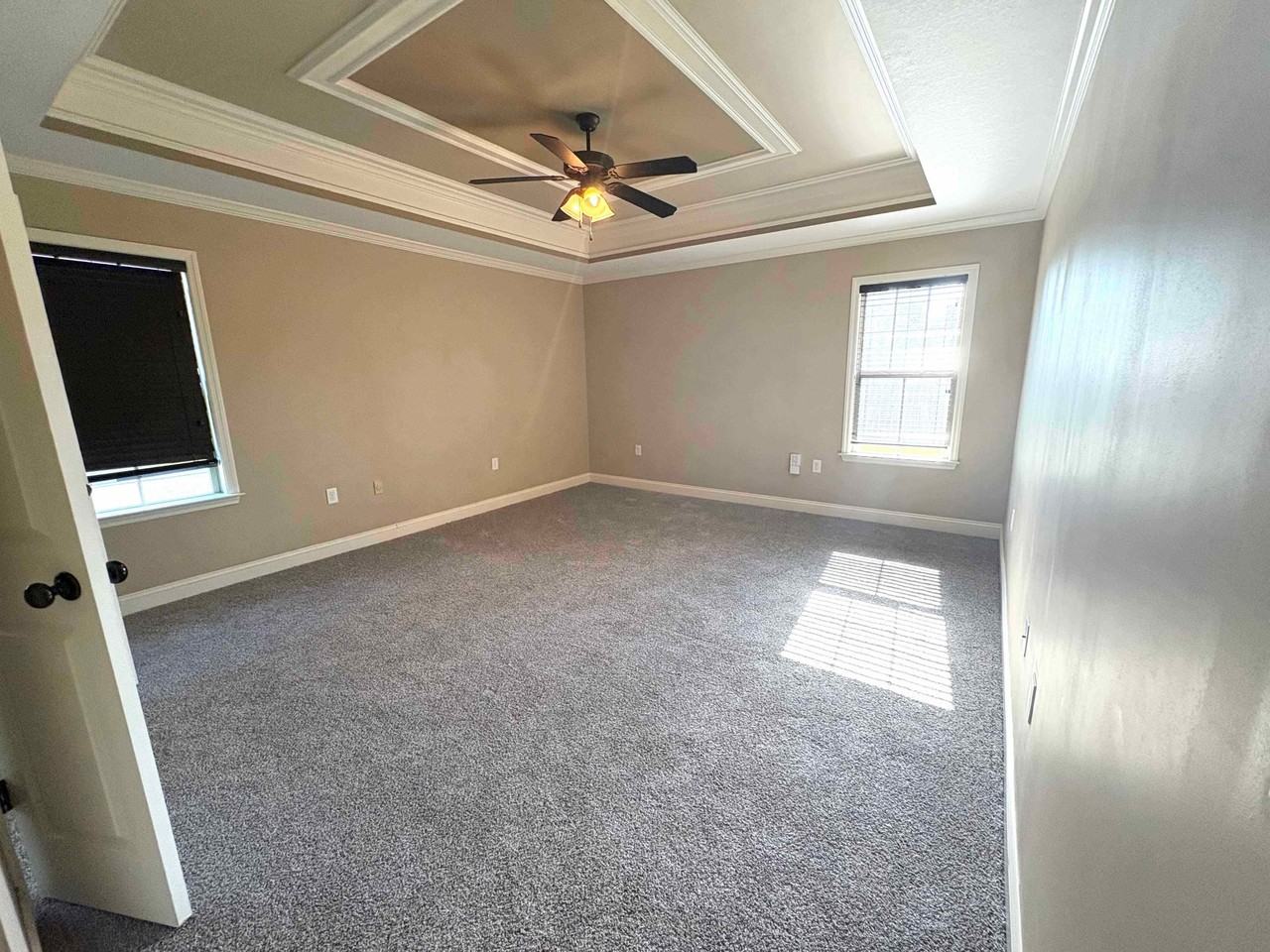 3918 Glen Laurel Dr S #1 - Photo 3 of 11