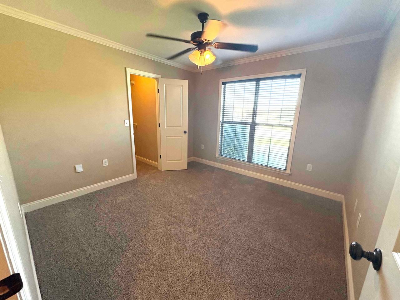 3918 Glen Laurel Dr S #1 - Photo 6 of 11
