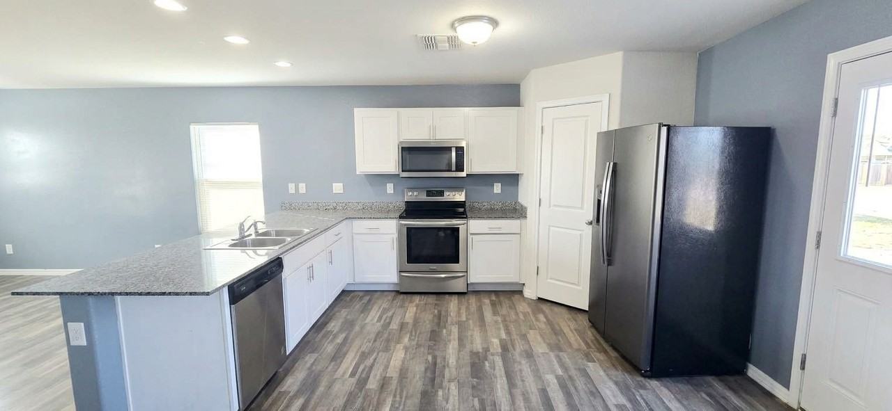 3865 N Ghost Creek Ln #1 - Photo 4 of 32