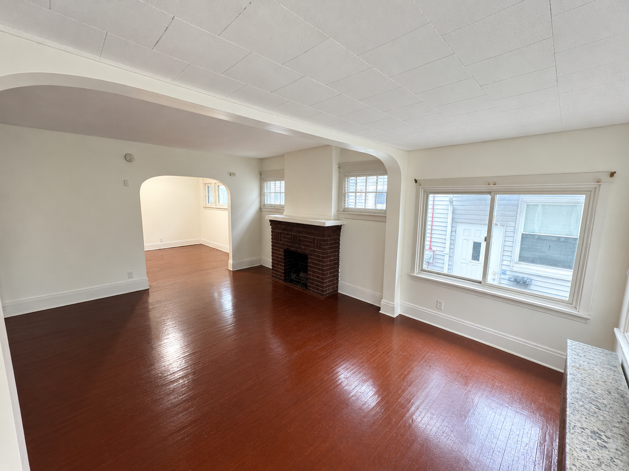 42 Poultney Ave - Photo 2 of 12