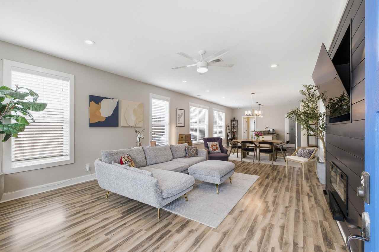 2140A Burns St #1 - Photo 5 of 22