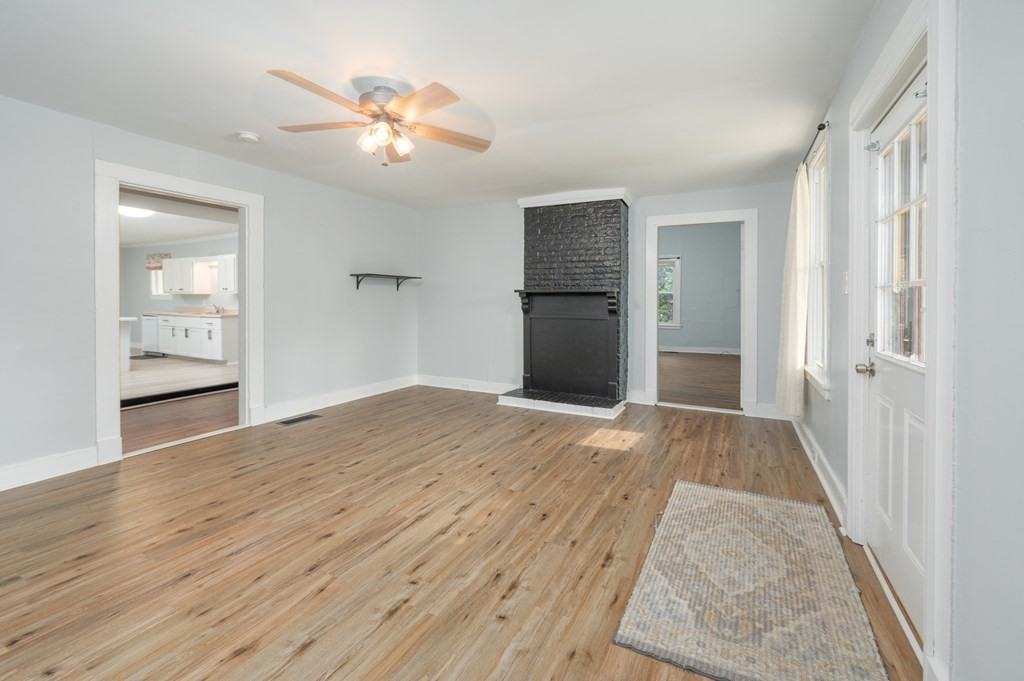 923 7th Ave #1 - Photo 7 of 18
