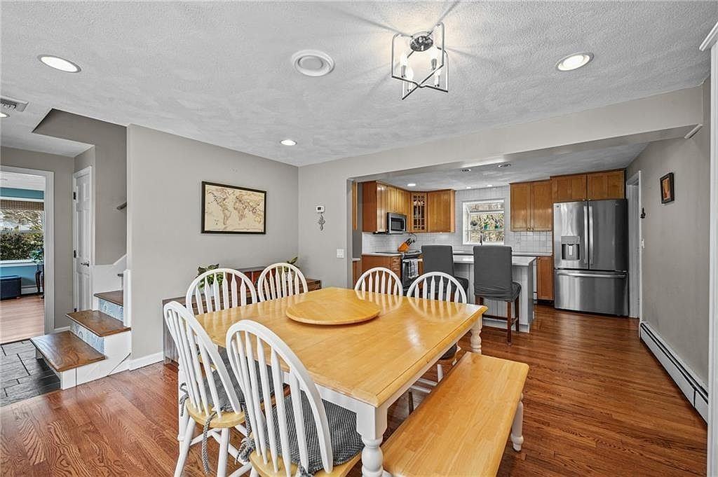 156 Pine Tree Cir #1 - Photo 3 of 6