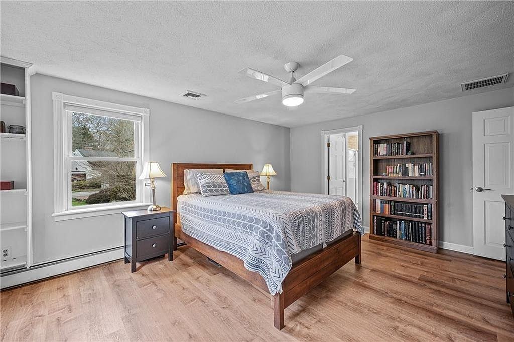 156 Pine Tree Cir #1 - Photo 4 of 6