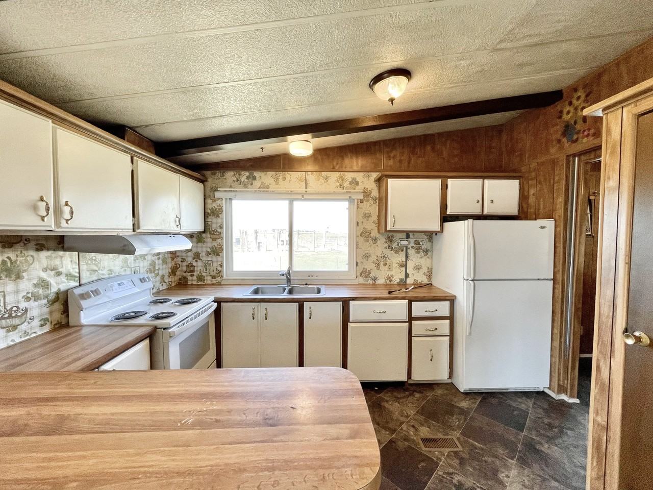 814 W 400 S #1 - Photo 4 of 18