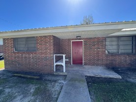 812 Floyd St Ne - Photo 1 of 1
