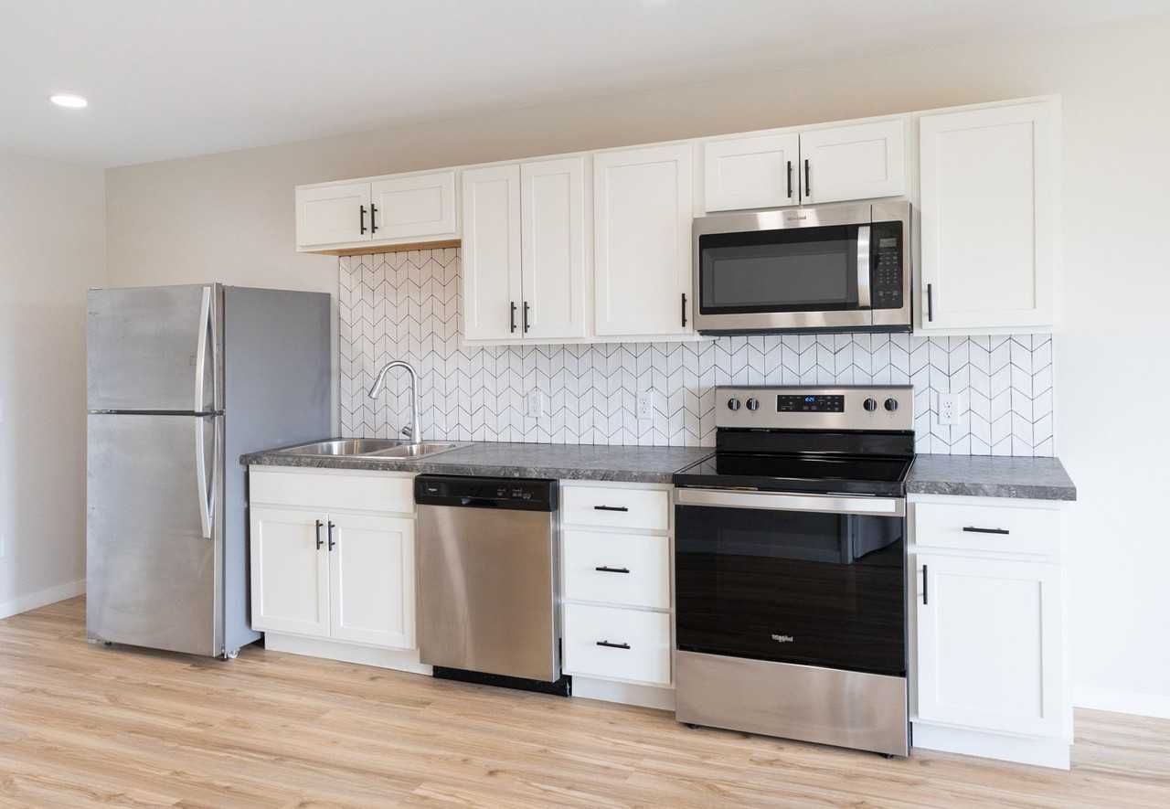 Cedar View Apartments - Photo 5 of 24