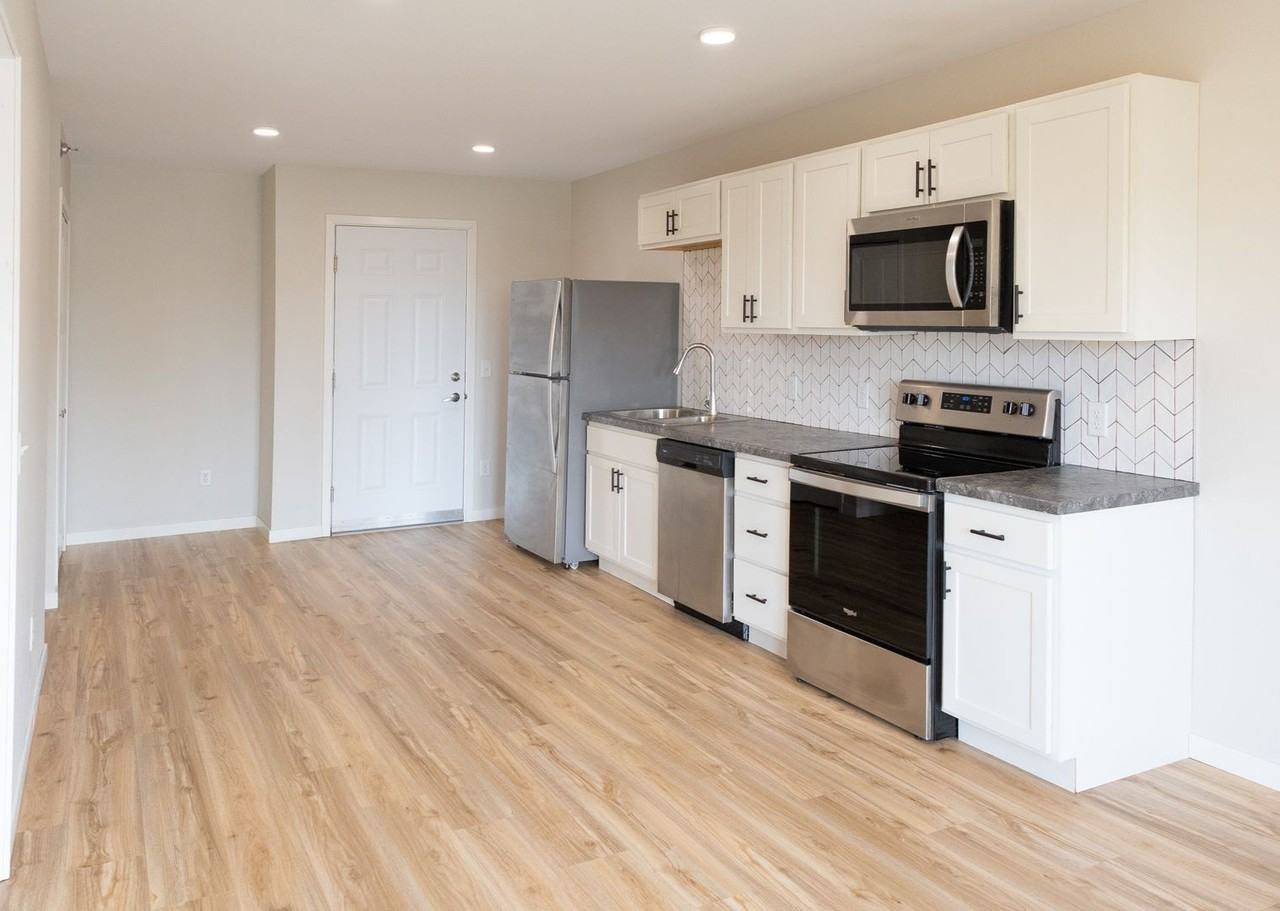 Cedar View Apartments - Photo 6 of 24