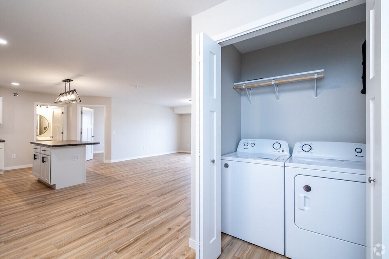Cedar View Apartments - Photo 3 of 24