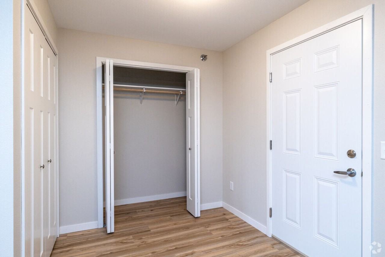 Cedar View Apartments - Photo 4 of 24