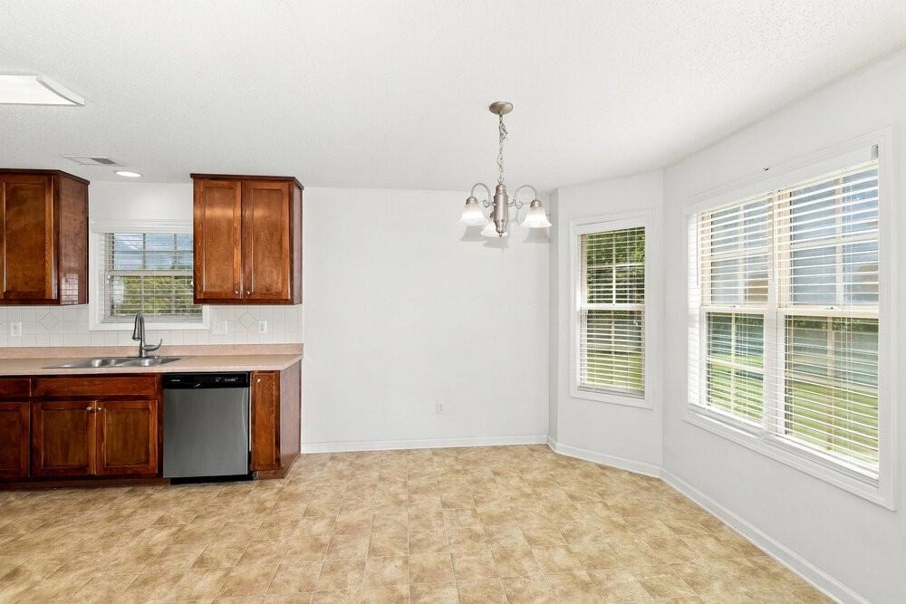 3102 Delaware Loop - Photo 6 of 16
