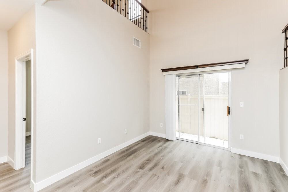 9394 Black Wolf Ave - Photo 5 of 17