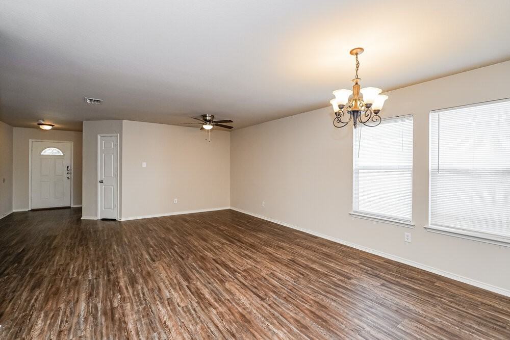 321 Silver Lake Trl - Photo 3 of 16