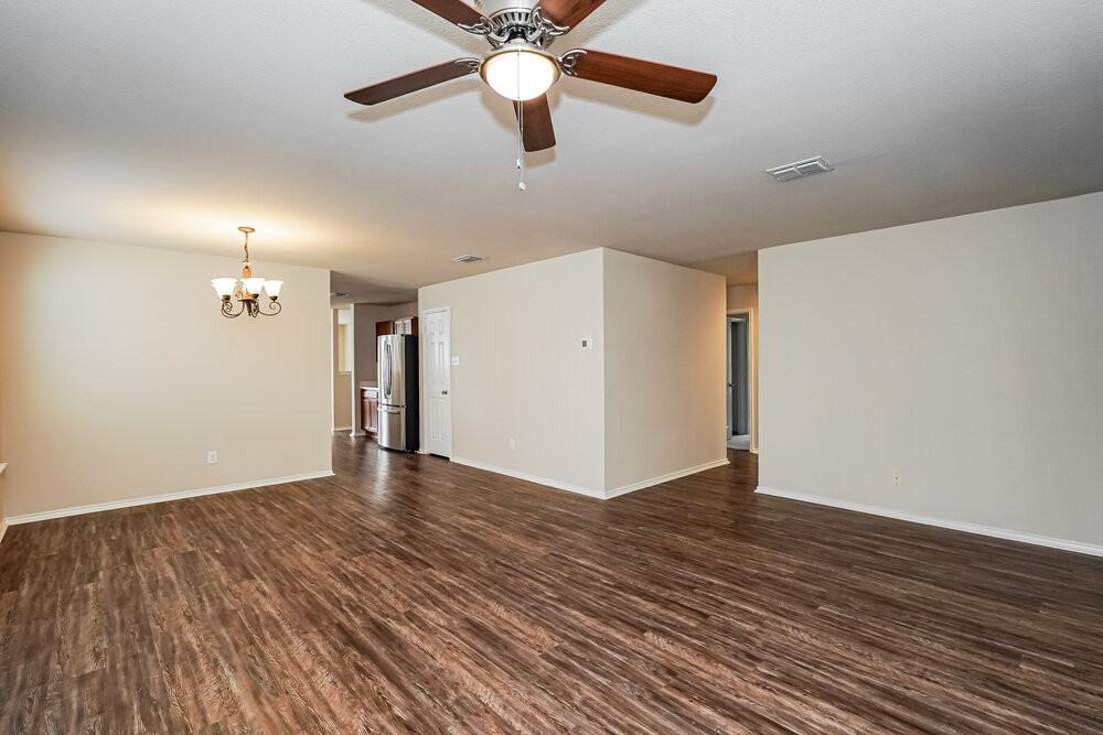 321 Silver Lake Trl - Photo 5 of 16
