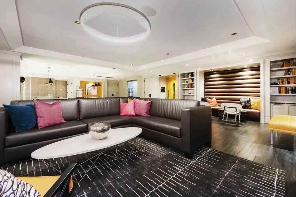 10 Hanover Square - Photo 6 of 11