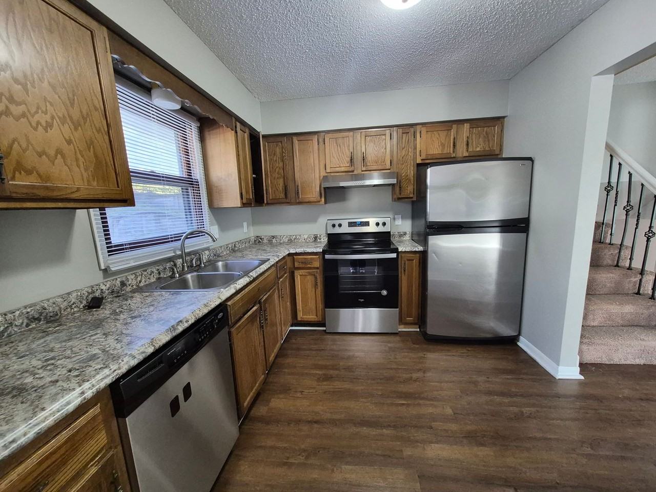 2632 Boyd St - Photo 3 of 37