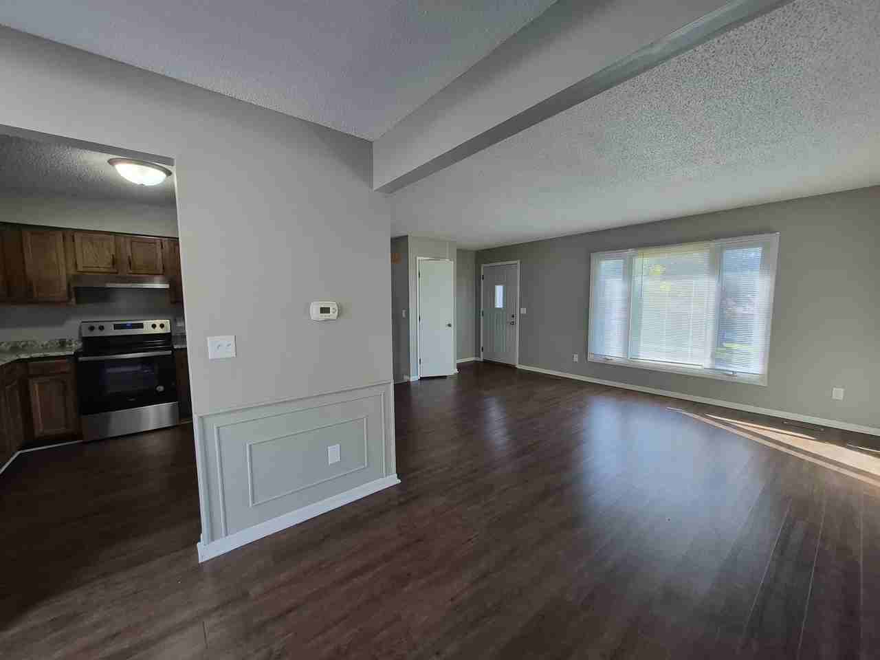 2632 Boyd St - Photo 4 of 37