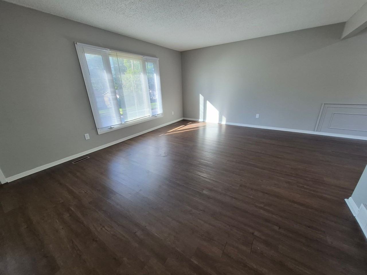 2632 Boyd St - Photo 6 of 37