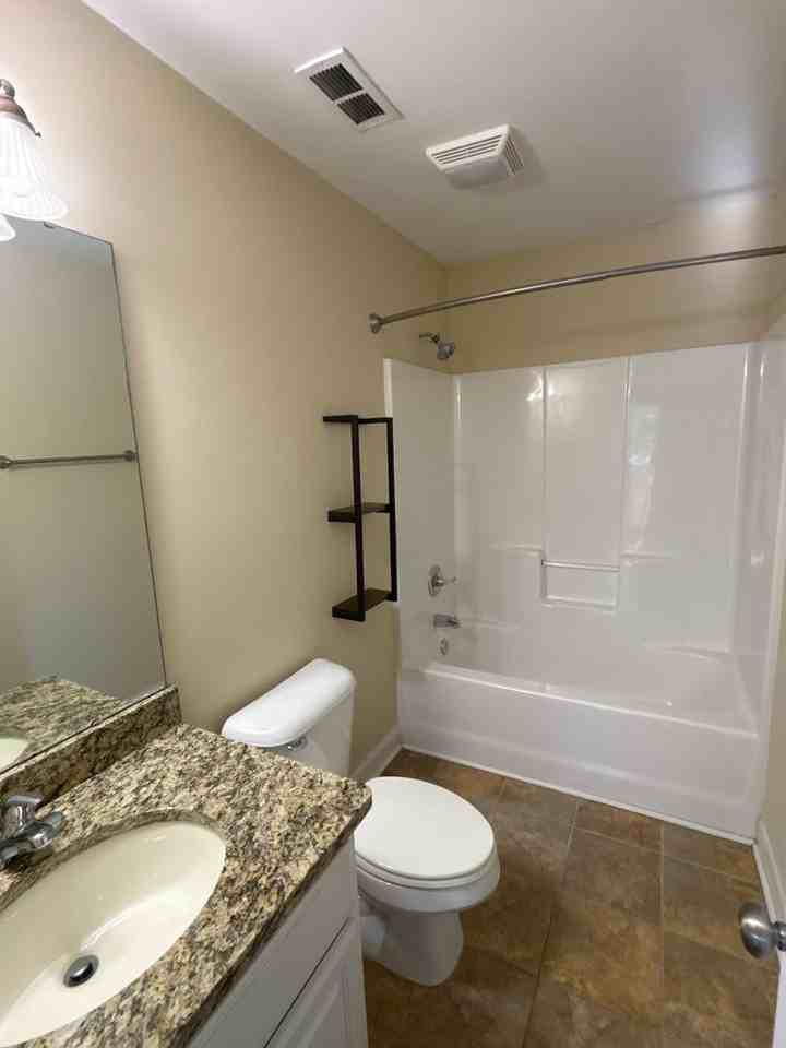 1105 1/2 Darlington St - Photo 6 of 9