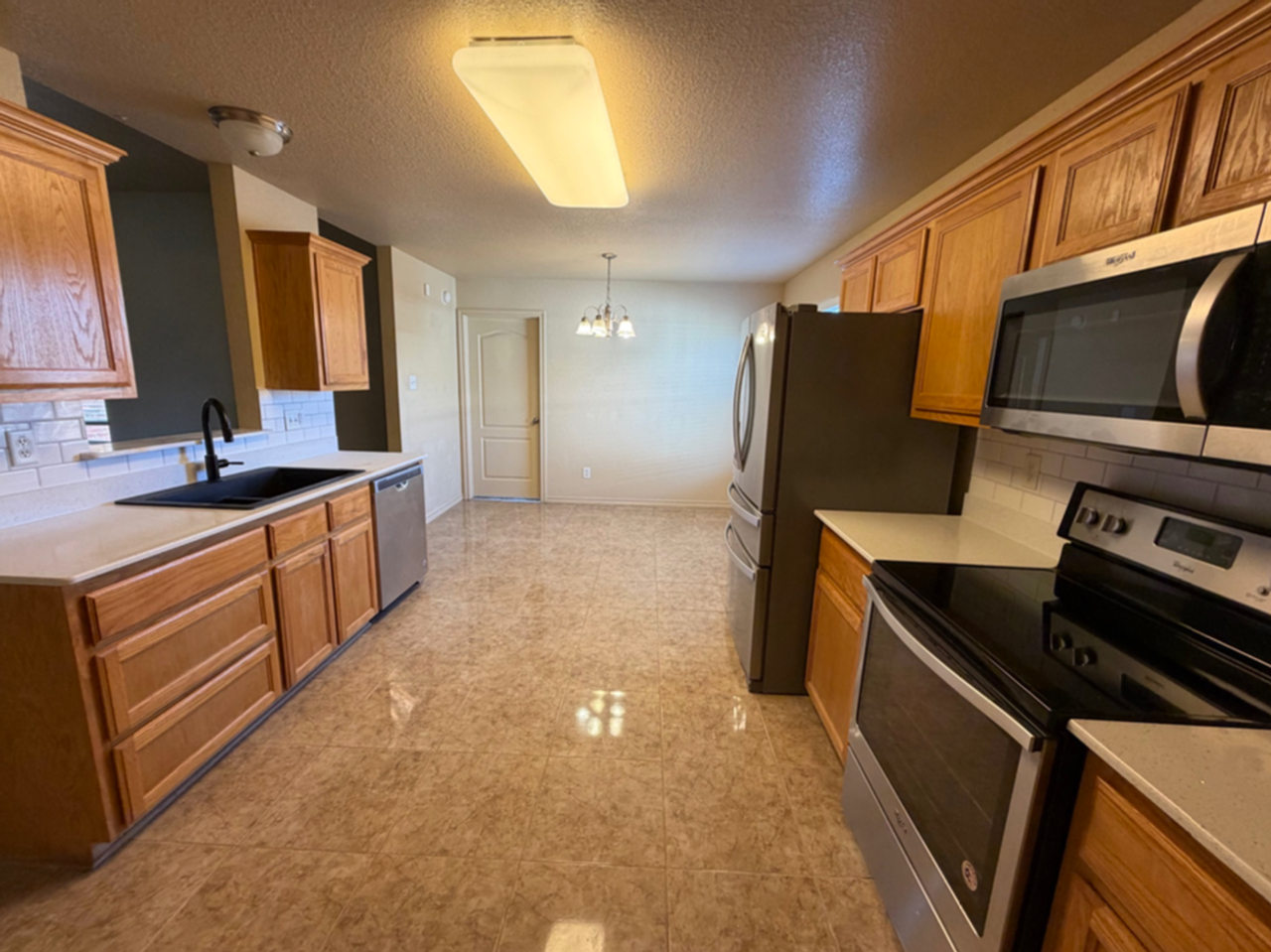 2415 Isabelle Dr - Photo 2 of 42