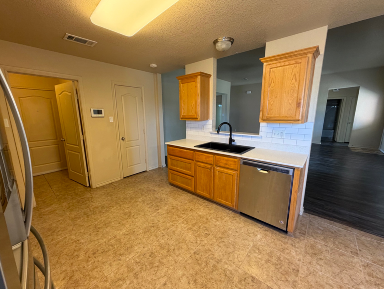 2415 Isabelle Dr - Photo 4 of 42