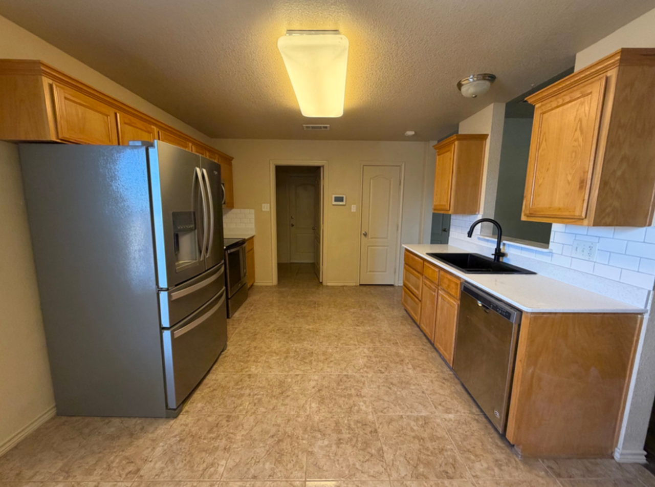 2415 Isabelle Dr - Photo 6 of 42