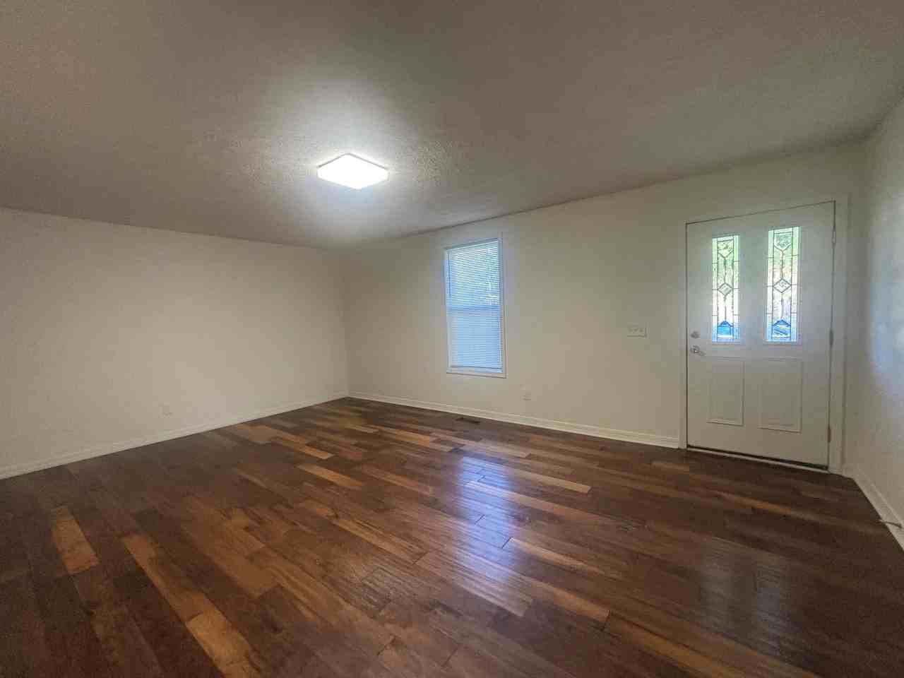 705 Stone St - Photo 2 of 12