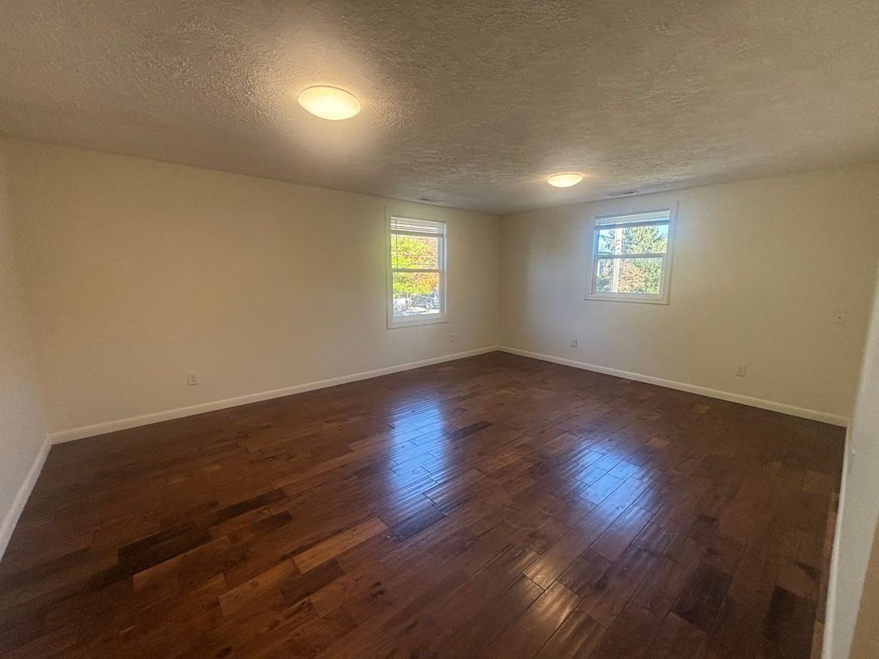 705 Stone St - Photo 6 of 12