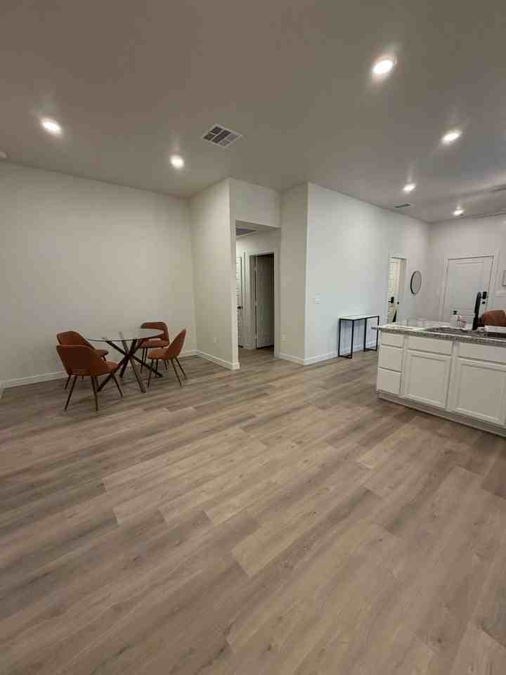 3010 Farmyard Dr - Photo 7 of 14