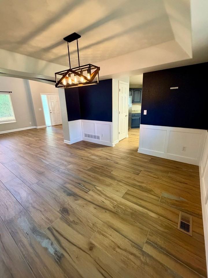 1411 Banner Cir - Photo 5 of 42