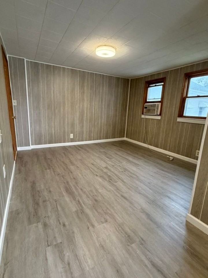 302 1/2 N Washington St - Photo 5 of 7