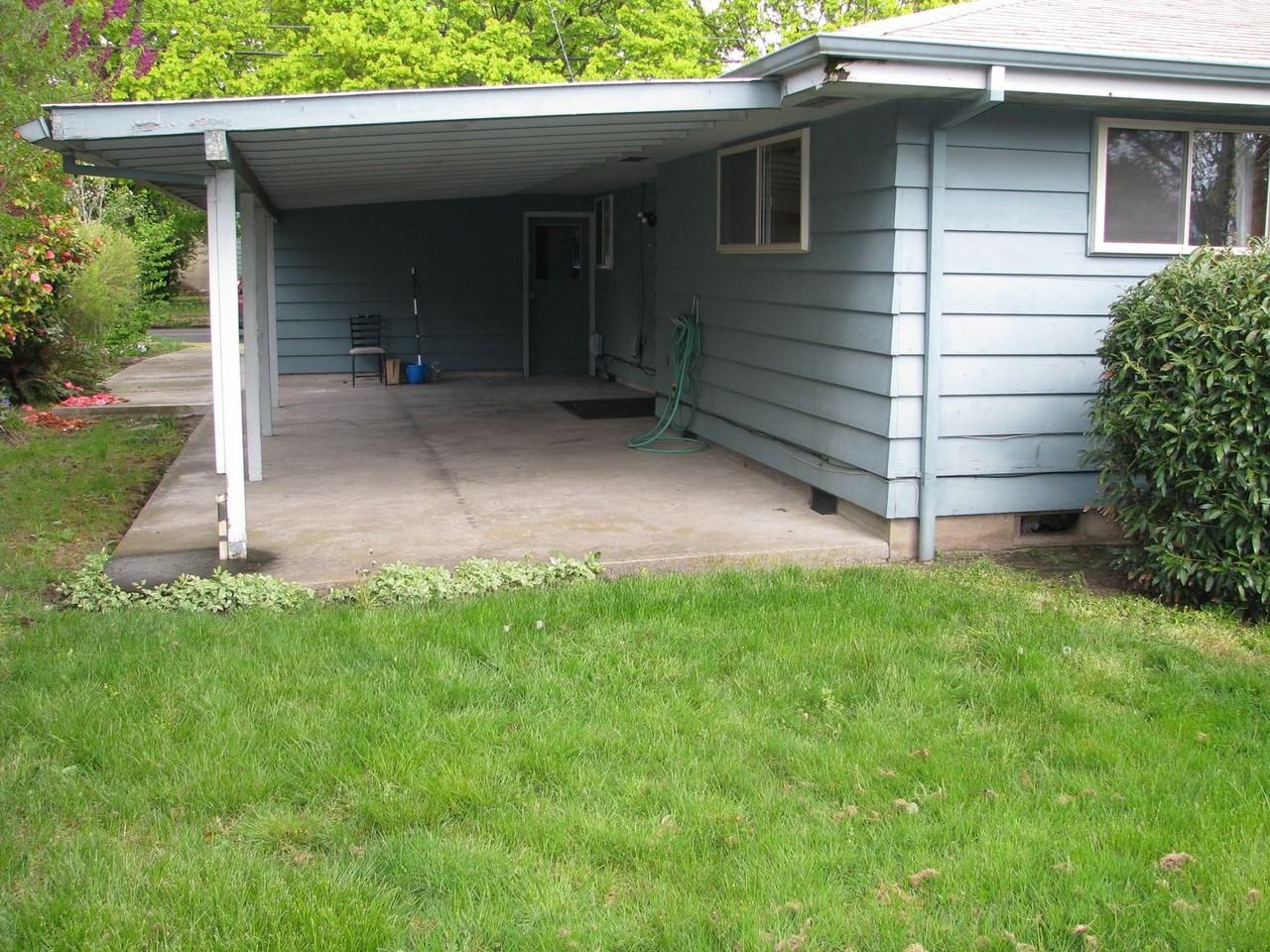 1690 D St Ne - Photo 4 of 20