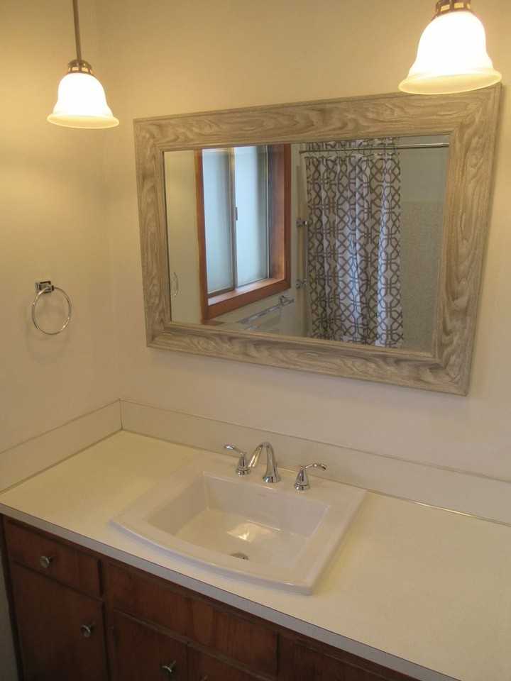 1690 D St Ne - Photo 5 of 20