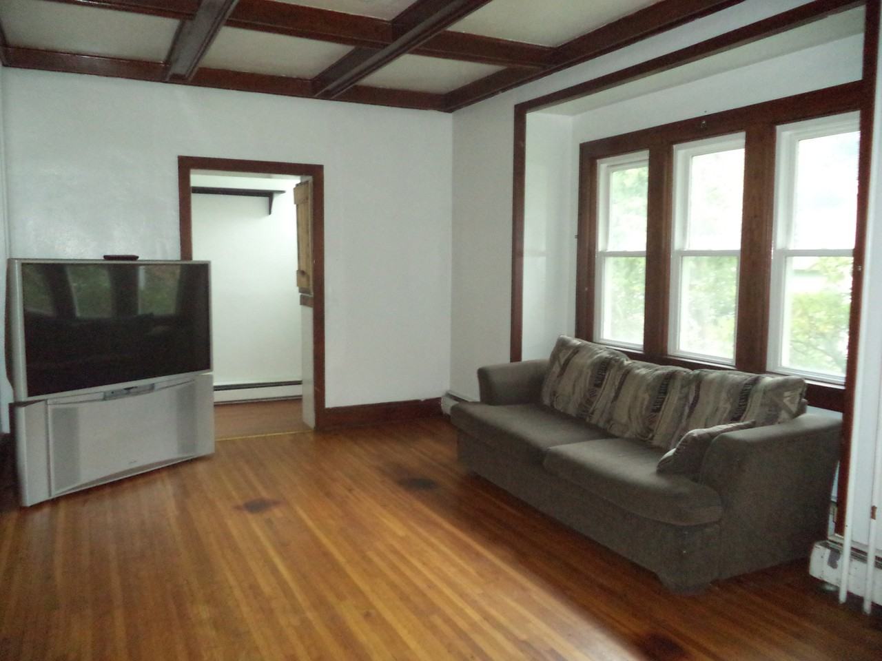 227 W Park Ave - Photo 4 of 14