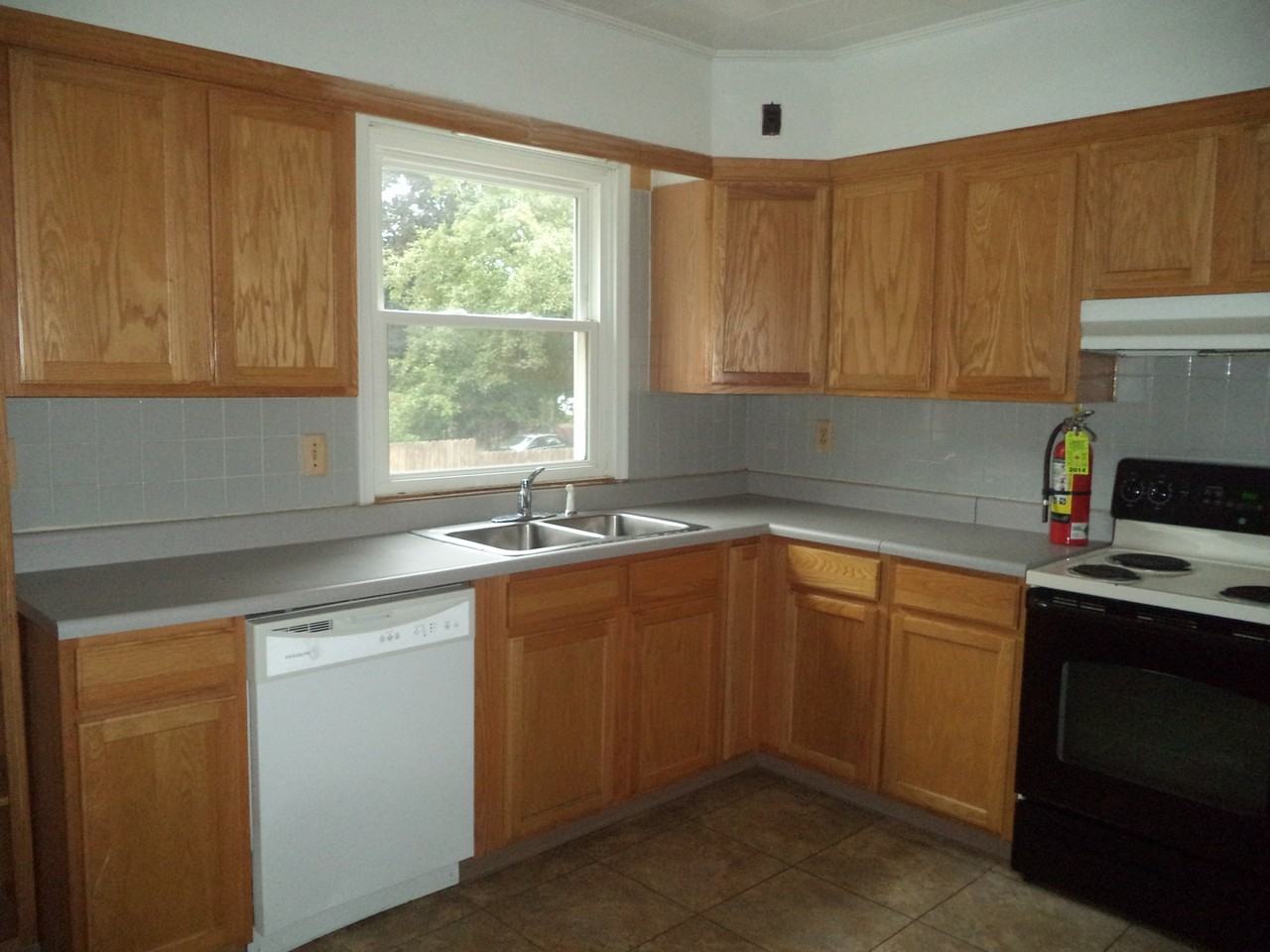 227 W Park Ave - Photo 6 of 14
