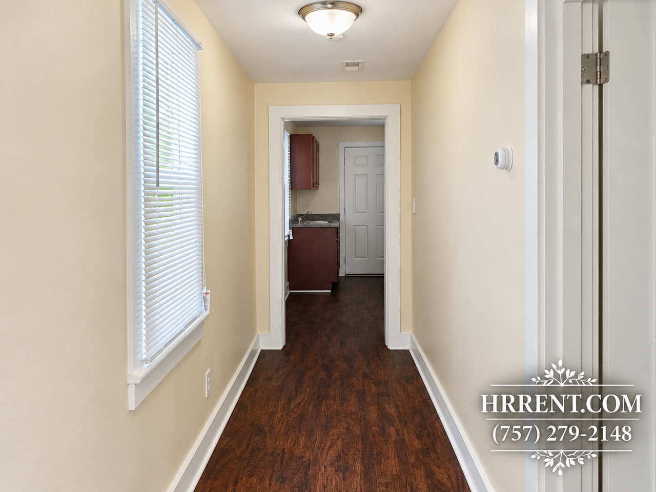 555 42nd St - Photo 4 of 11