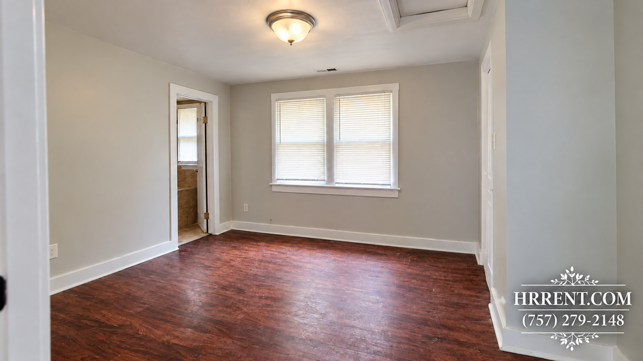 555 42nd St - Photo 5 of 11